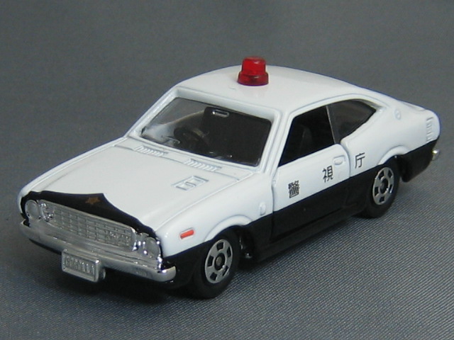 トヨタ　カローラ　レビン　パトロールカー（警視庁）