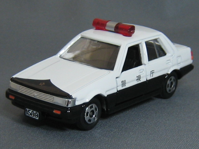 トヨタ　カローラ　パトロールカー（警視庁）