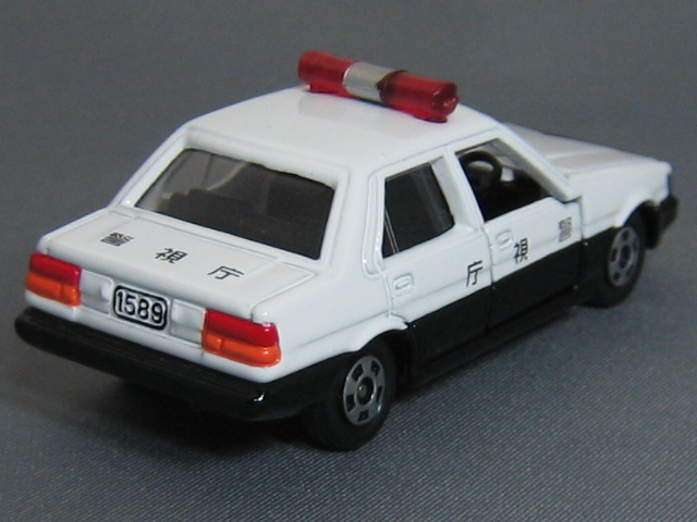 トヨタ　カローラ　パトロールカー（警視庁）-2