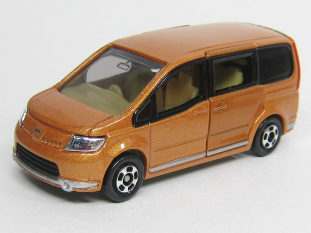 日産　セレナ-1