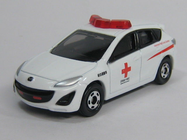 マツダ　アクセラ　スポーツ　血液運搬車