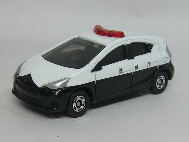 トヨタ　アクア　パトカー