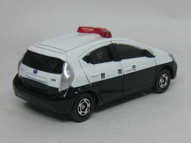 トヨタ　アクア　パトカー-2