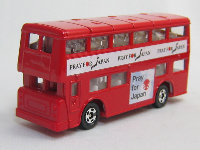 ロンドン バス W.M.C.C PRAY FOR JAPAN-2